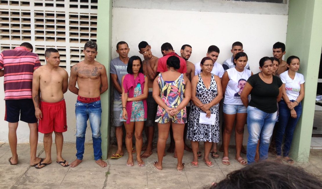 [Vídeo] Operação em Arapiraca resulta em 4 mortes, 16 detenções e apreensões 