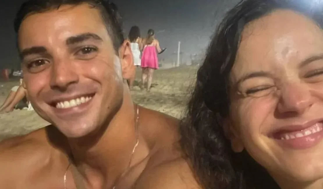 Fã que passou Réveillon com Rosalía no Rio vira celebridade por um dia