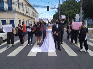 [Vídeo] Produtores de evento fazem protesto pedindo a liberação de pequenas festas