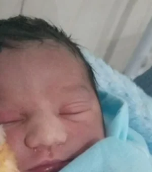 Mulher entra em trabalho de parto e bebê nasce dentro de carro por aplicativo em Maceió
