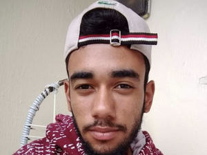 [Vídeo] Jovem de 20 anos morre após perder o controle da motocicleta que conduzia