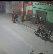 Mulher dá garrafada em idoso e é esfaqueada por ele no Centro do município de Jacuípe