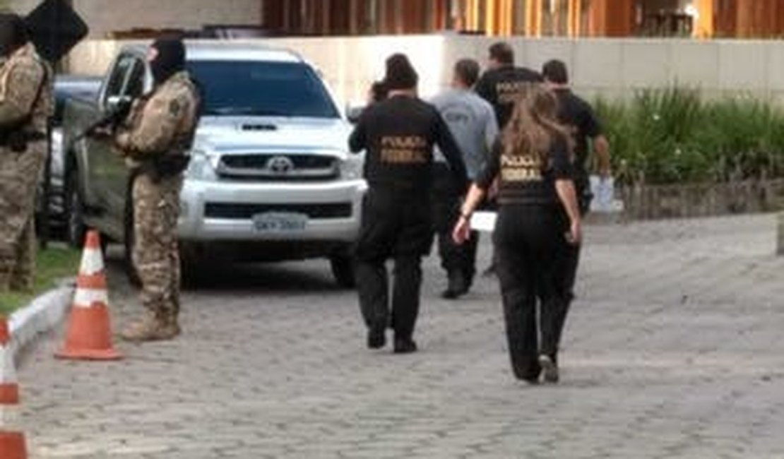 PF prende trio durante operação em hotel alagoano de luxo