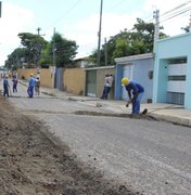 Prefeitura de Arapiraca intensifica pavimentação asfáltica no Alto do Cruzeiro