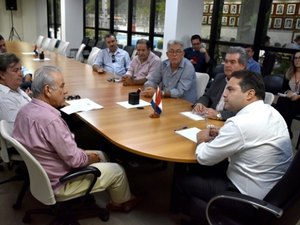 Governador trata de desoneração do melaço durante encontro com entidades