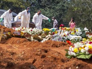 SP tem recorde de sepultamentos e pode ter enterros noturnos
