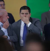 Governo Lula pressiona Alcolumbre por fim da 6x1 antes das eleições