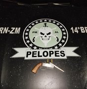 Idoso é preso por posse ilegal de arma de fogo em Flexeiras