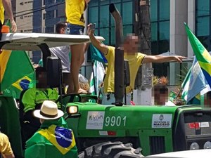 Carro oficial da Prefeitura de Maceió é usado em manifestação pró-Bolsonaro