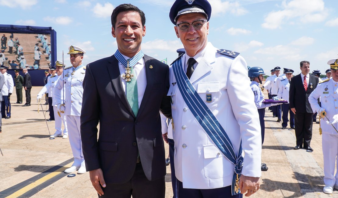 Rodrigo Cunha é homenageado em Brasília com a Ordem do Mérito Aeronáutico