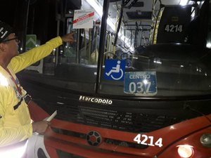 Ônibus urbanos são fiscalizados e lacrados pela SMTT