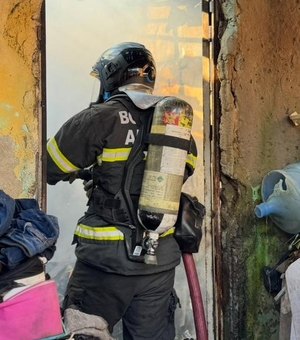 Jovem com transtornos psiquiátricos ateia fogo na própria residência em Arapiraca