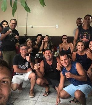 Militar indicado para Saúde postou foto em festa durante quarentena