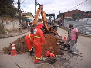 Desobstrução de galerias deve minimizar alagamentos em dias de chuva
