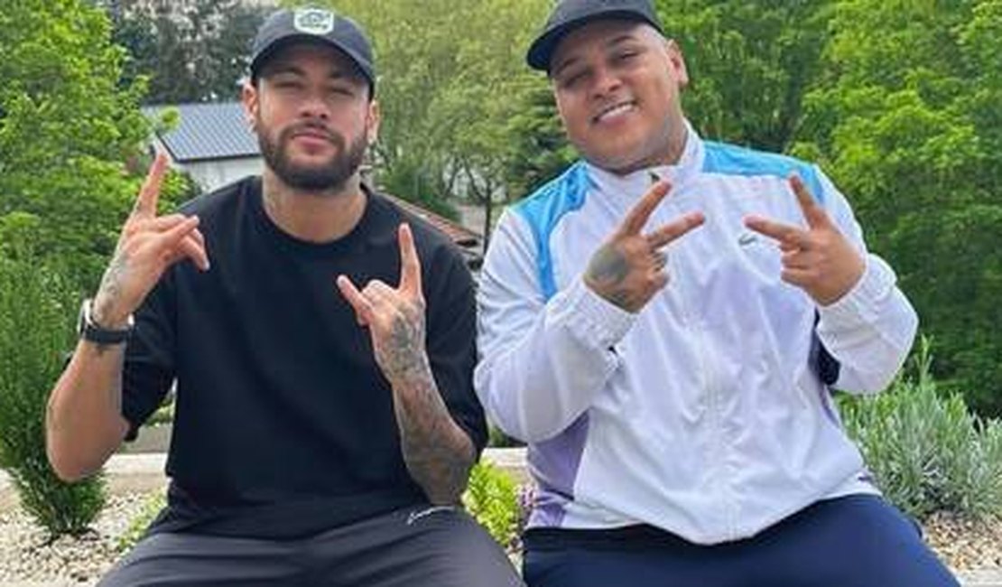 Internautas criticam Neymar e MC Ryan após conversa sobre serem pais de menina