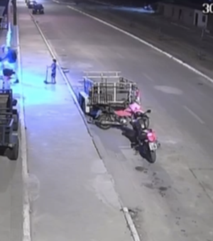 [Vídeo] Assalto é registrado por câmeras em frente a depósito de bebidas na Cidade Universitária