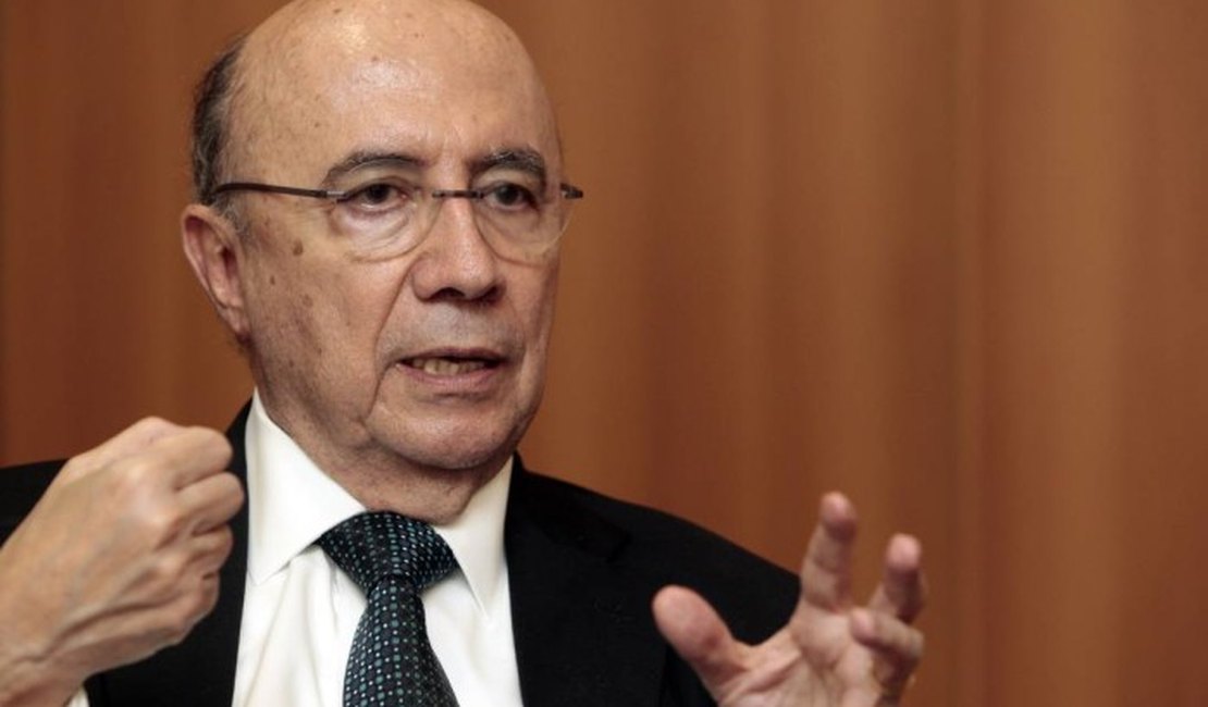 Política de preços da Petrobras está mantida, diz Meirelles