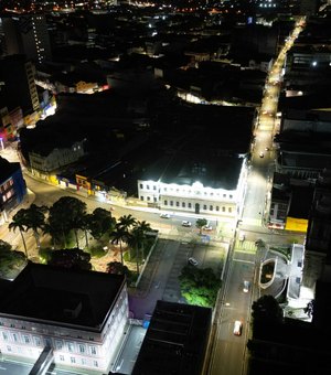 Ruas do Centro de Maceió têm iluminação pública modernizada com tecnologia LED