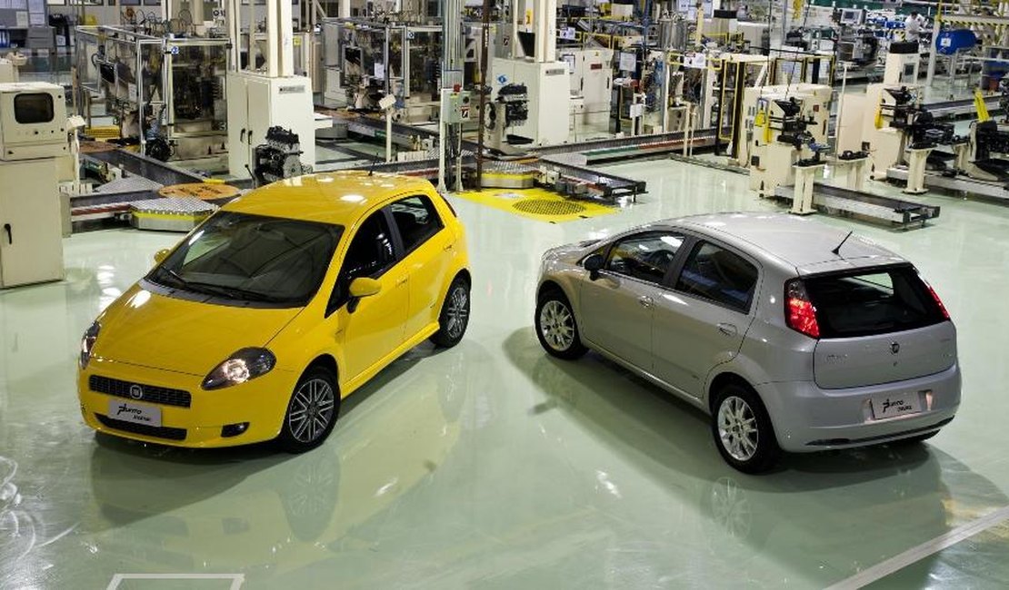 Fiat anuncia recall de 133 mil Punto e Linea por falha no eixo traseiro