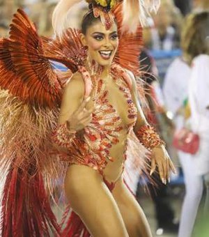 Juliana Paes responde críticas sobre sua fantasia no Carnaval