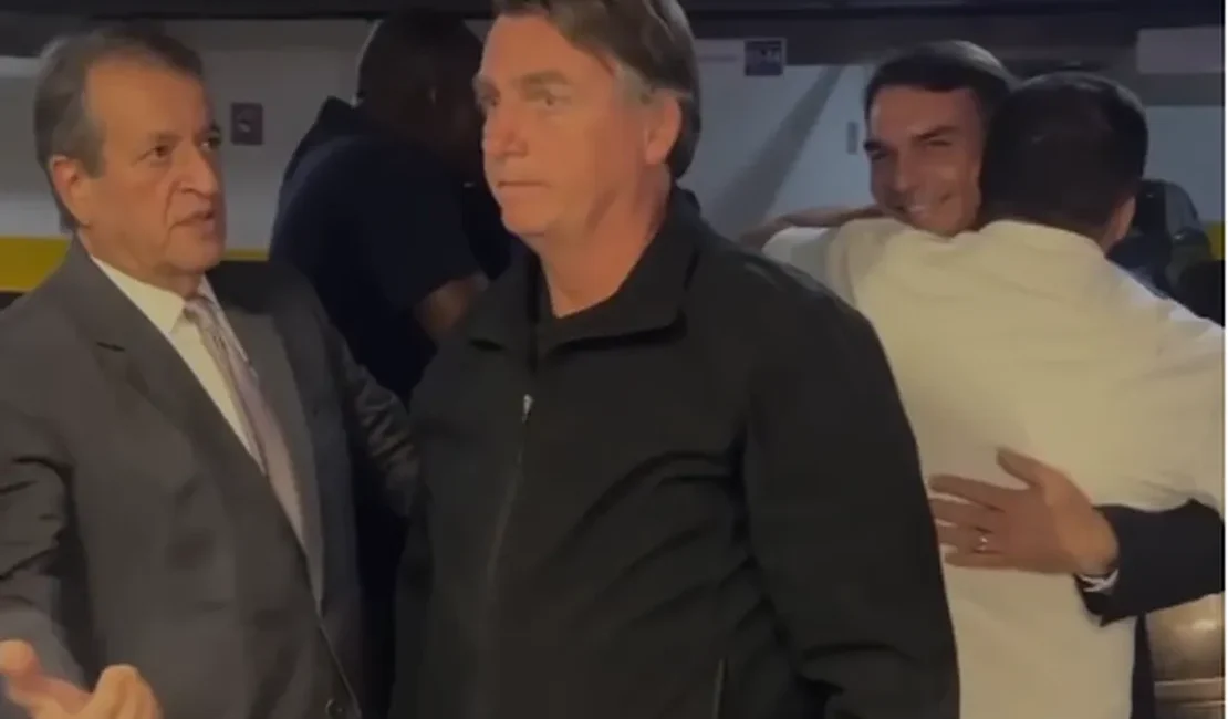 Bolsonaro chega ao Brasil após três meses nos Estados Unidos