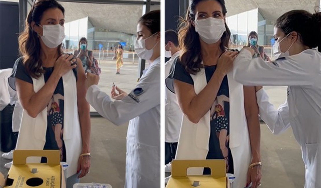 Fátima Bernardes toma segunda dose de vacina contra a Covid-19 no Rio