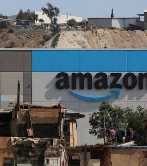 O controverso armazém da Amazon no meio de favela no México