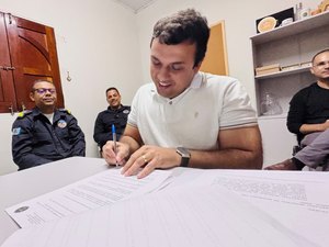 Com o intuito de reforçar a segurança, prefeito Bebeto Barros assina ordem para curso de especialização da Guarda Civil Municipal