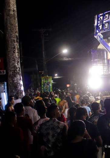 Bloco da Saudade faz sucesso mais uma vez nas prévias carnavalescas e grupo Asas das Américas anima a noite de quinta no Carnaval do Povo