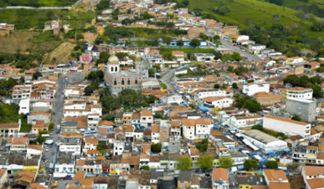 Irmãos morrem durante tiroteio entre famílias em Mata Grande 