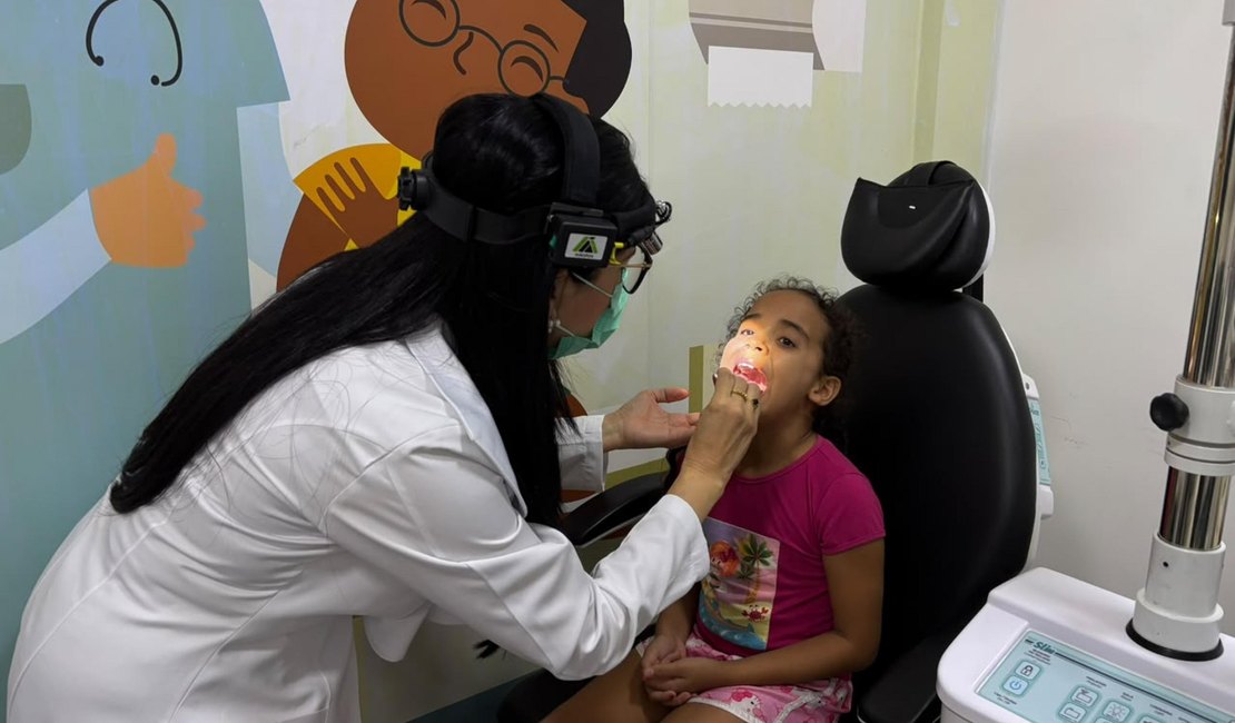 Médica orienta sobre período para levar crianças ao otorrinolaringologista pela primeira vez