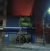 (Vídeo) Incêndio destrói  uma das lojas do Magazine Luiza em Maceió