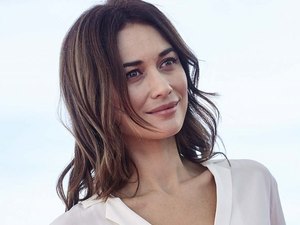 Atriz de '007' é diagnosticada com coronavírus: 'Levem isso a sério'