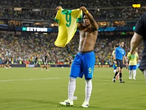 Técnico da Seleção Brasileira, Dorival coloca Endrick no banco e manda recado aos torcedores