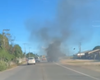 Caminhonete pega fogo e fica completamente destruída em São Sebastião