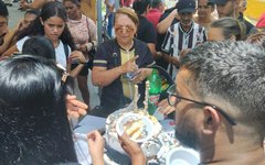 ASA celebra 71 anos de fundação com bolo gigante na Praça Luiz Pereira Lima, em Arapiraca