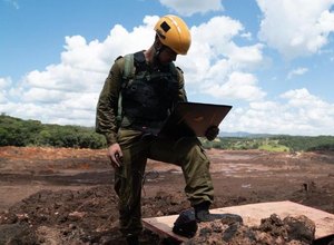 Israel defende tecnologia em Brumadinho: Ajudamos a tirar 15 corpos da lama