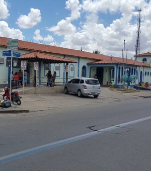 Homem armado invade clínica e anuncia assalto em Arapiraca