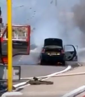 [Vídeo] Carro com GNV pega fogo e mobiliza bombeiros na Av. Josefa de Melo