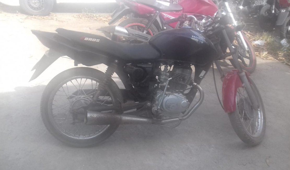 Motocicleta roubada é recuperada pela Polícia Militar em Arapiraca