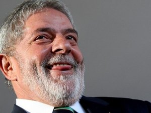 'Se quiserem me derrotar, vão ter de me enfrentar nas ruas', diz Lula