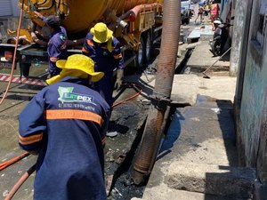 Prefeitura de Maceió desobstrui 70 metros de galerias pluviais no Bom Parto