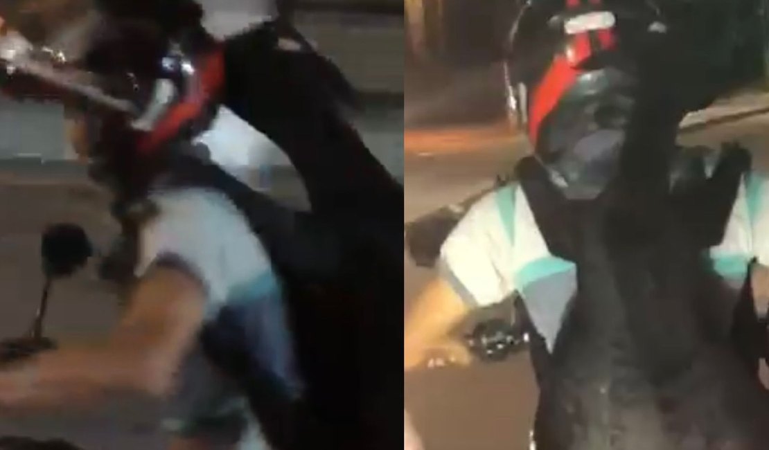 Motociclista que transportou cabra na garupa é identificado e levado à polícia