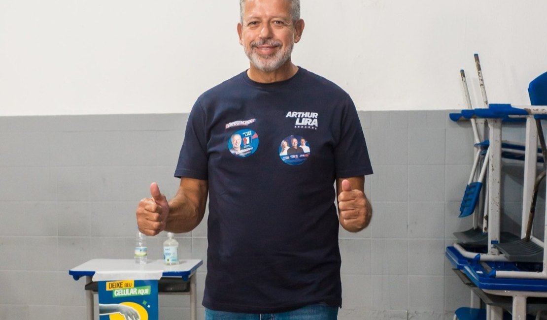 Arthur Lira vota em Pilar e defende esperança, renovação e mais investimentos para AL