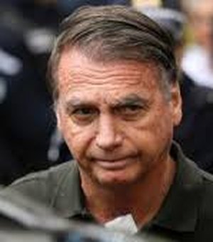 Bolsonaro está deprimido e ansioso por conta dos soluços, dizem médicos