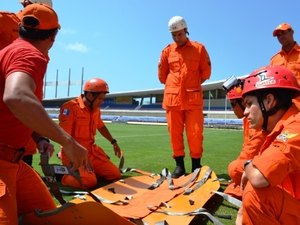 Guarnições do Corpo de Bombeiros promovem treinamento no Rei Pelé