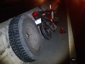 Rodas de caminhão se soltam e atingem motociclista na AL-220