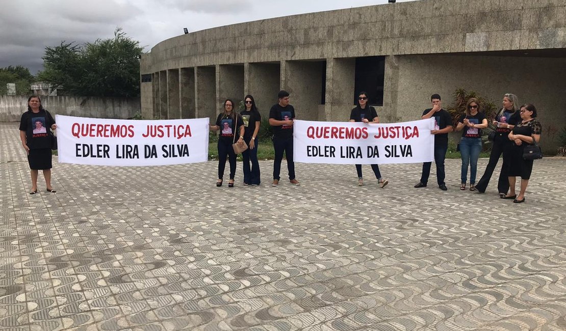Ex-policial é julgado em Arapiraca por assassinato de Edler Lira
