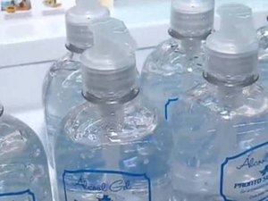 Quatro suspeitos são presos por vender gel de cabelo como álcool 70º