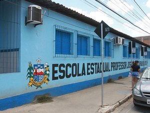 Explosão em botijão de gás deixa dois feridos em escola de São Sebastião